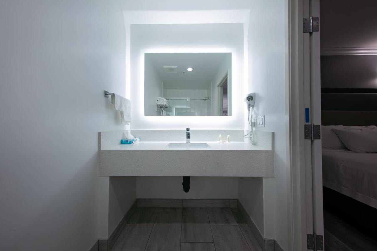 Travelodge Inn & Suites By Wyndham West Covina Luaran gambar