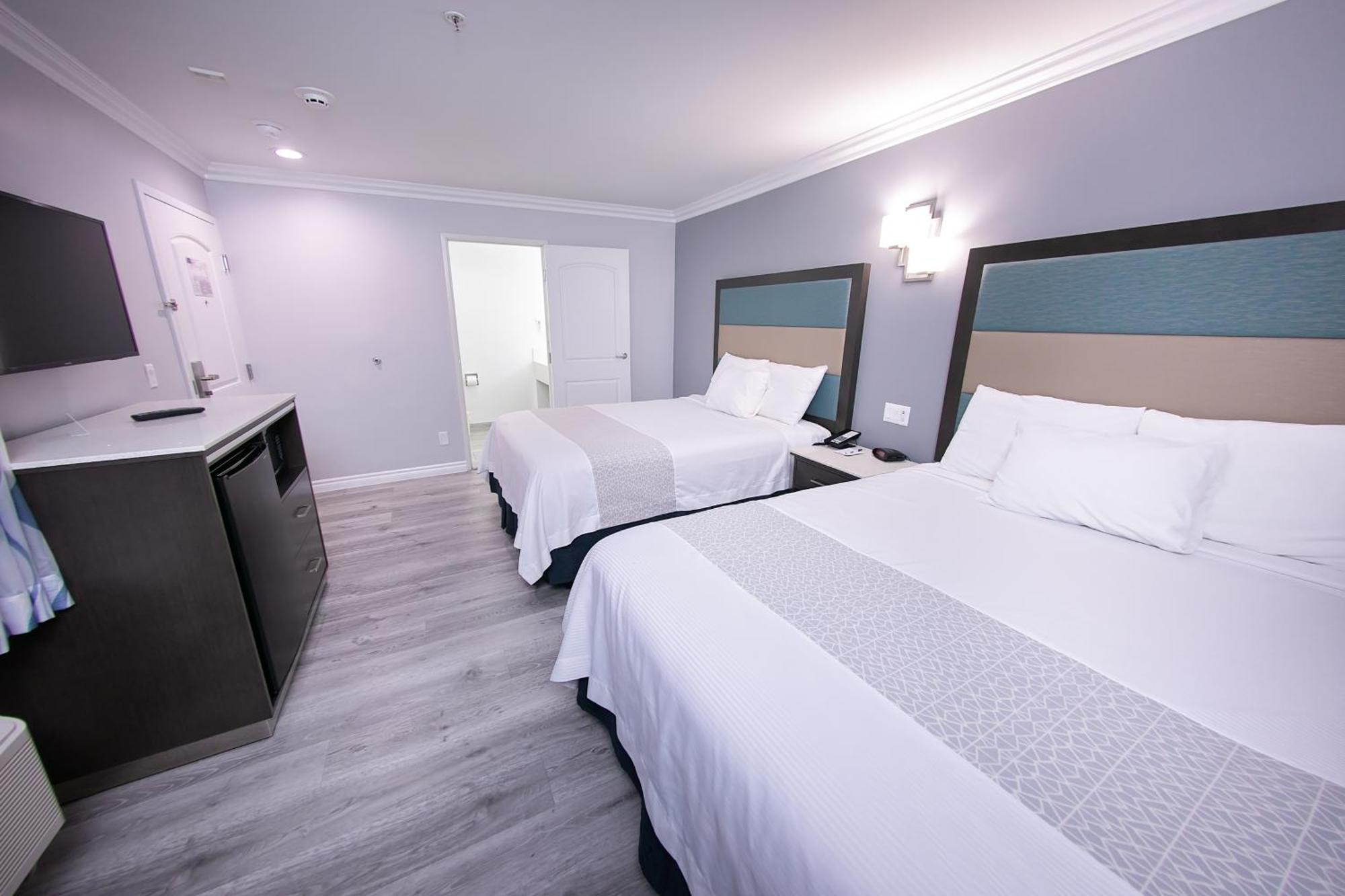 Travelodge Inn & Suites By Wyndham West Covina Bilik gambar